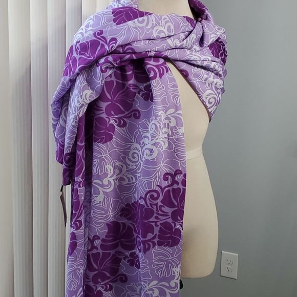 NWT, sarongs casual movements. Beautiful fabric and colors..purple. - Picture 2 of 8